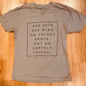 Ladies v- neck t-shirt Large Gray
